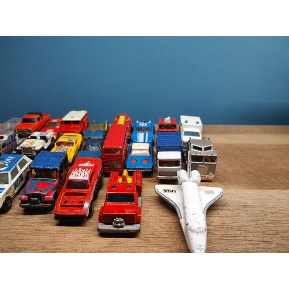 Vintage Lot of 24 Matchbox Trucks Toy‎ Cars 72-73-75-77-78-79-81-91 - Picture 6 of 6